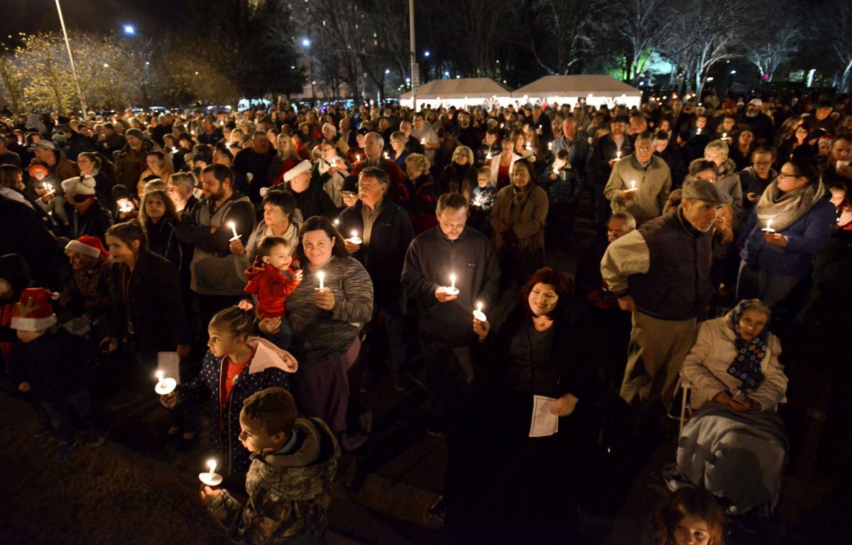 Hundreds attend annual tree lighting ceremony in Bristol Latest