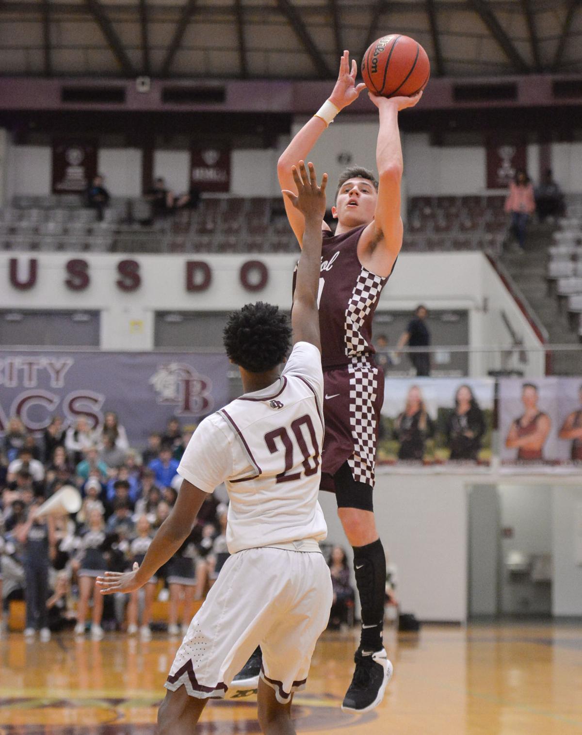 D B Boys Take 62 42 Win Over Ths In Big 7 Sports Heraldcourier Com