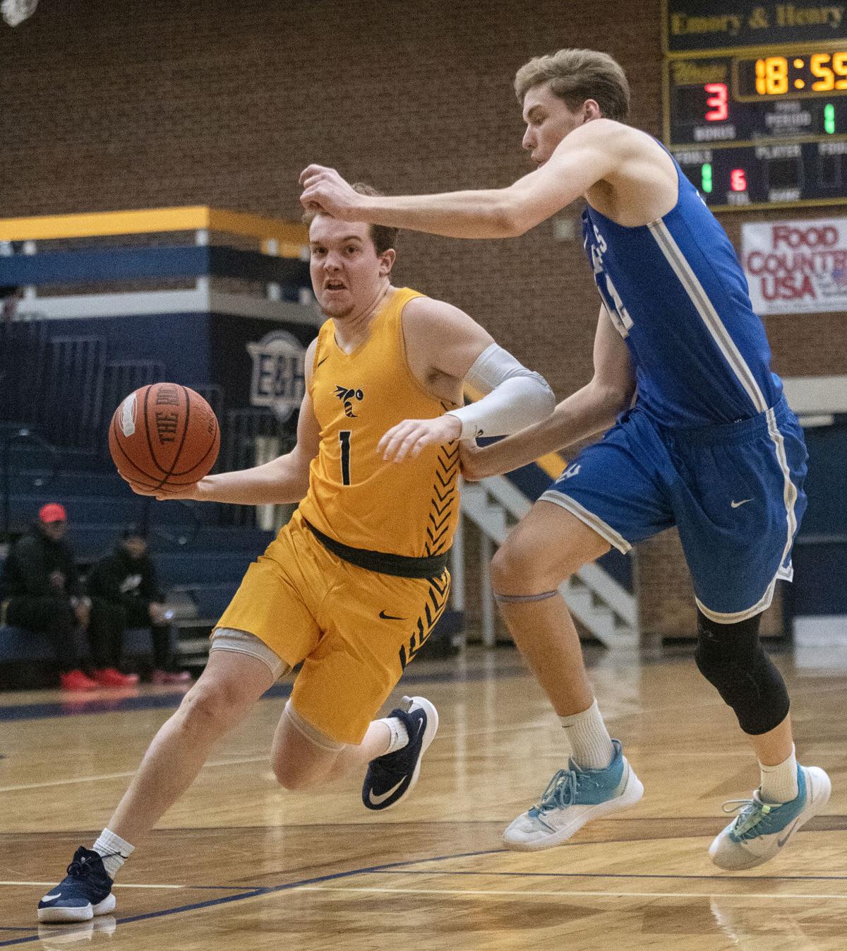 College Basketball Micah Banks Of E H Scores 22 Points With Heavy