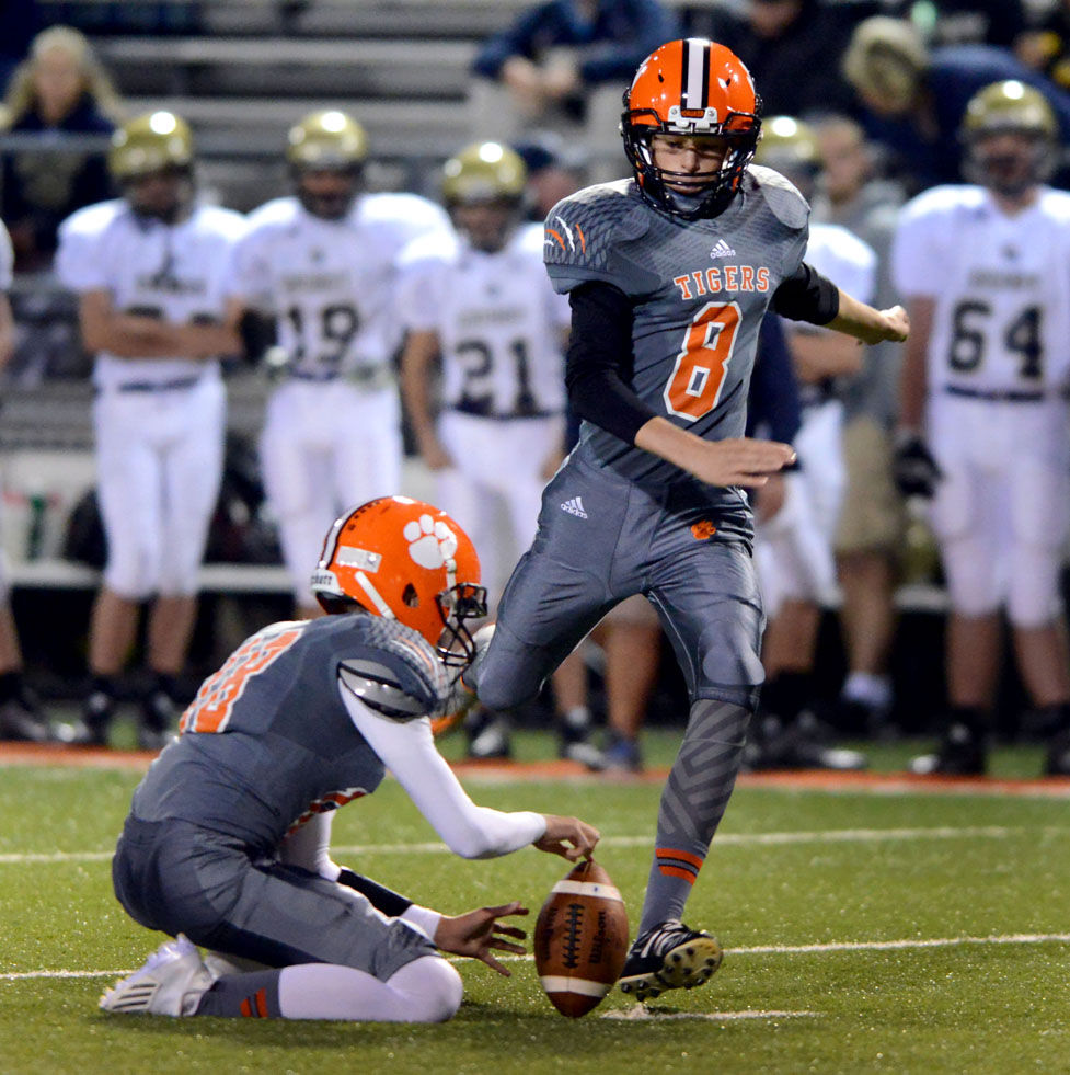 Honaker's Jordan Stout getting his kicks | Sports | heraldcourier.com