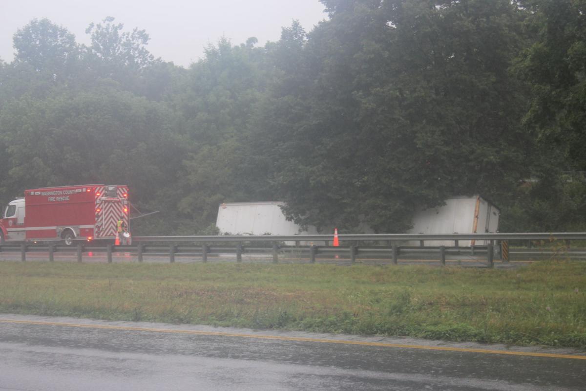 Tractor trailer hydroplanes on Interstate 81