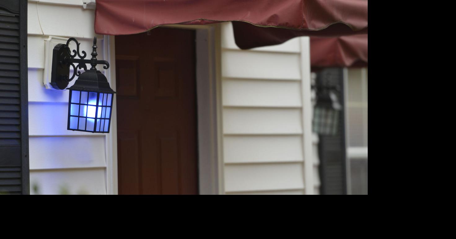 Area residents flipping switches to blue porch lights to back police