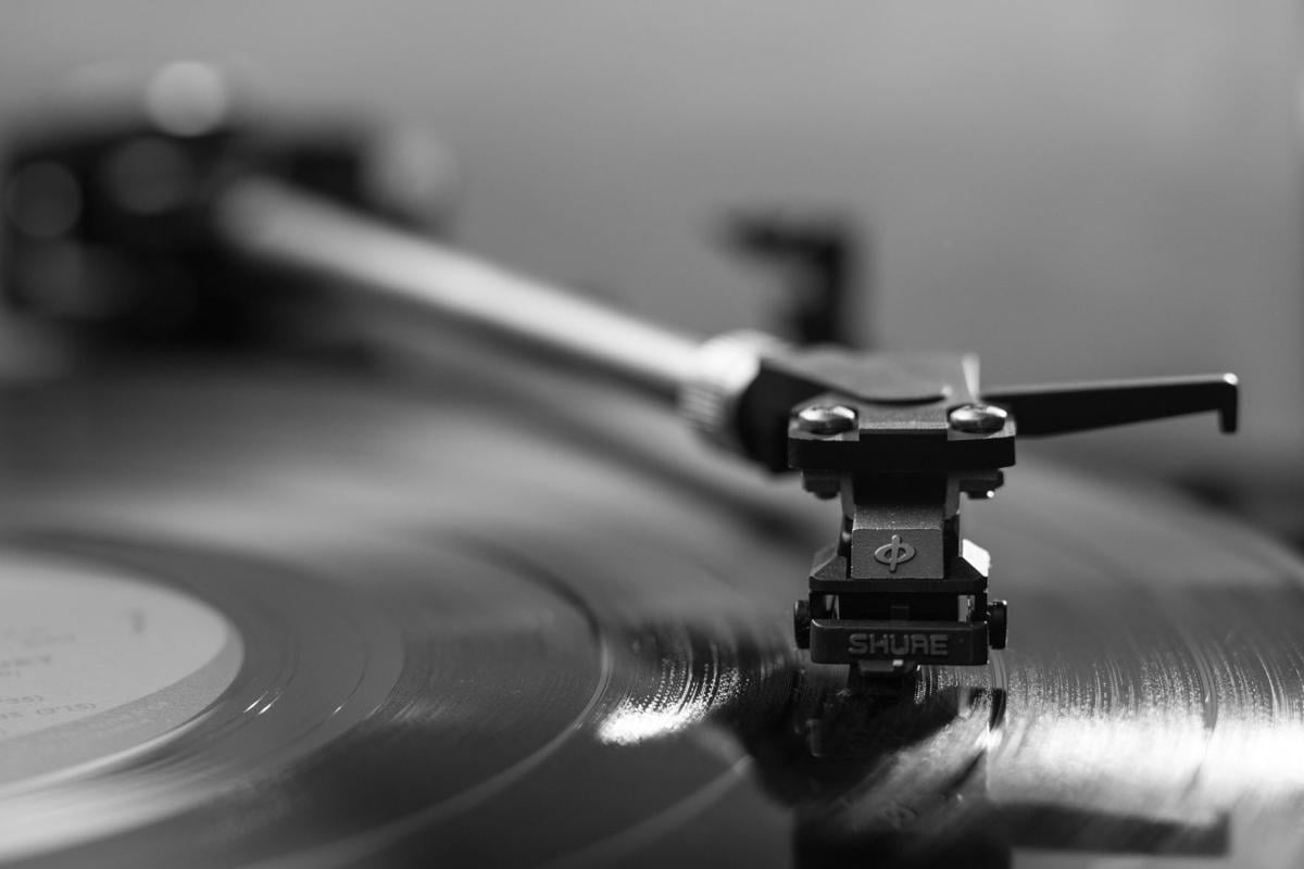 Short Takes: Twitty & Lynn to perform Saturday at Paramount Bristol