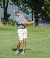 Perry leads golfers at Marion Country Club