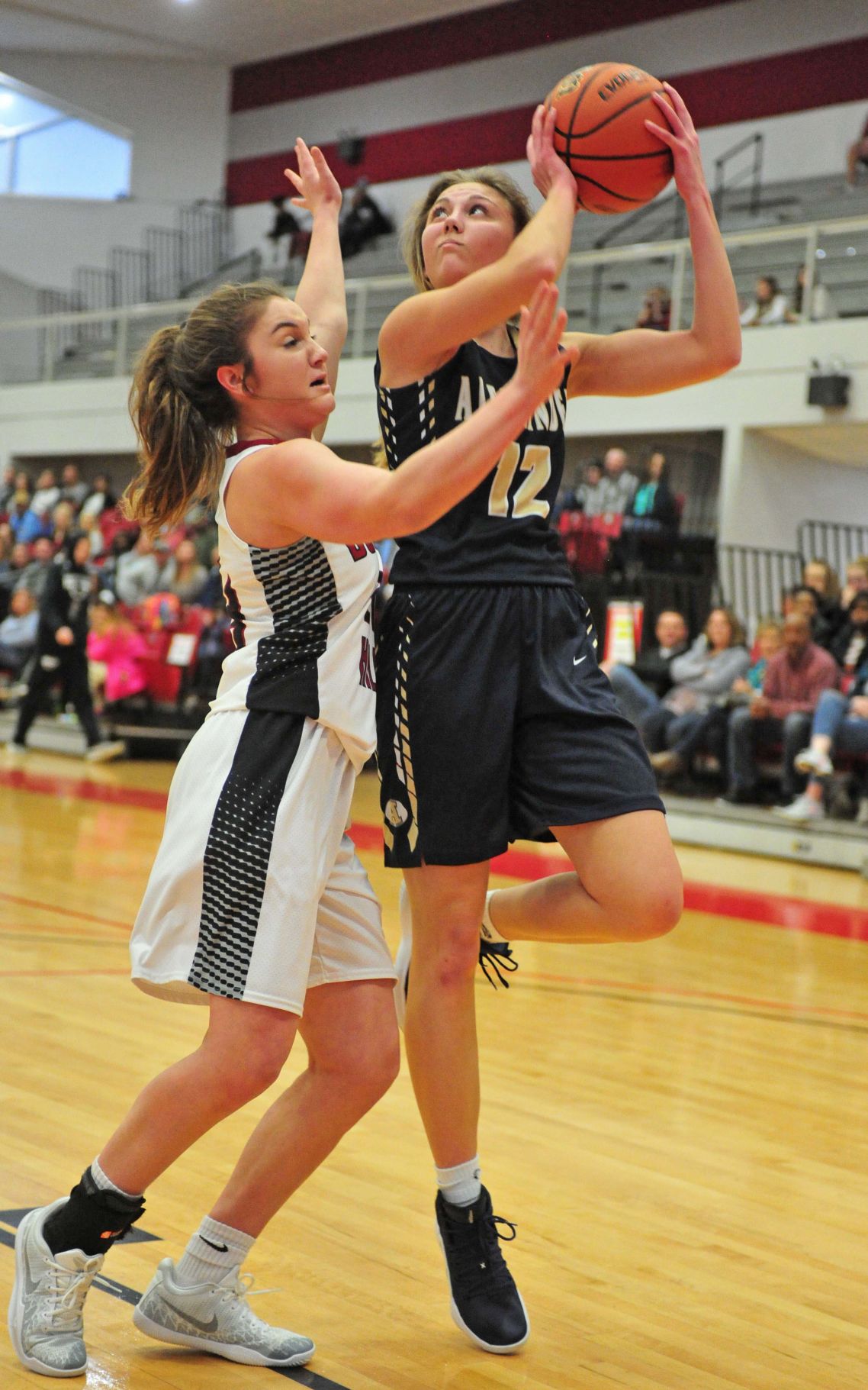 Prep Hoops Bunker Hill Girls Overcome Shooting Woes Take Third