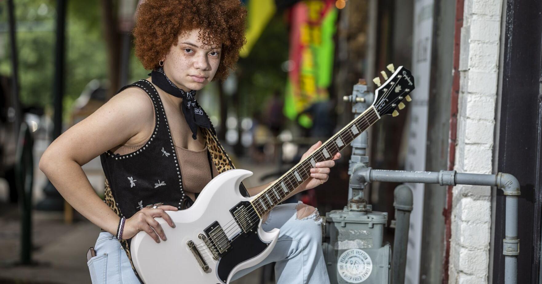 This Greensboro guitarist became a hit on Instagram - Vimarsana News