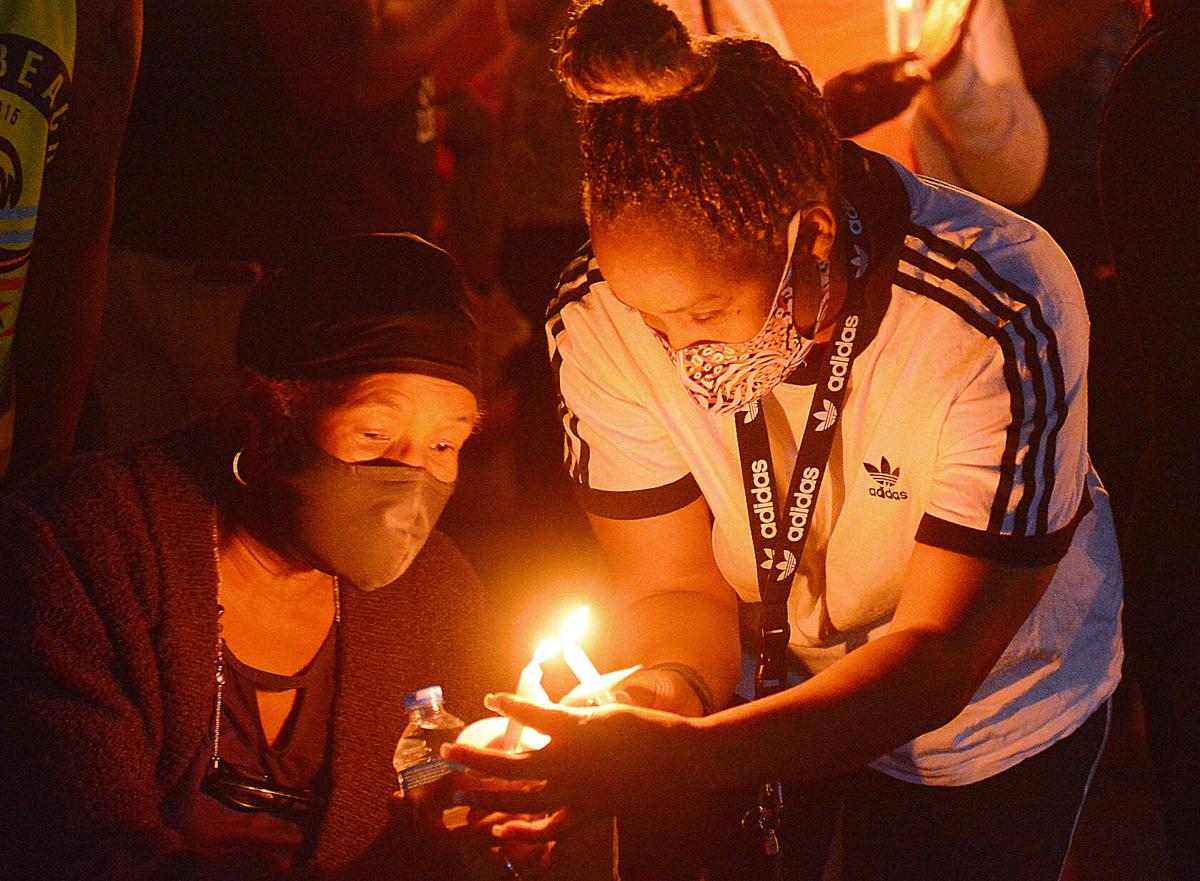 042821-hdr-news-vigil2-p2