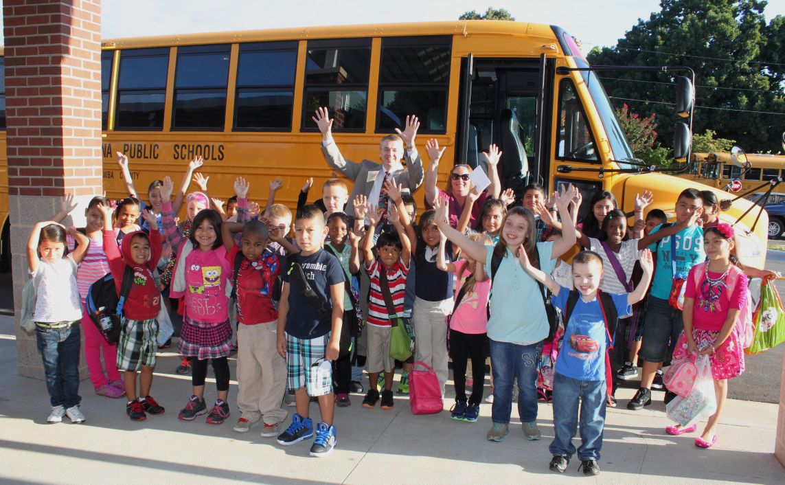 Students attend first day at new Longview Elementary News