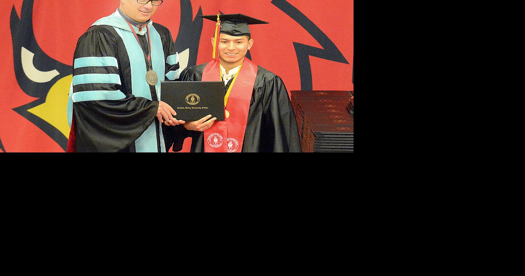 See the salaries Take a look at the top 10 highest paid public