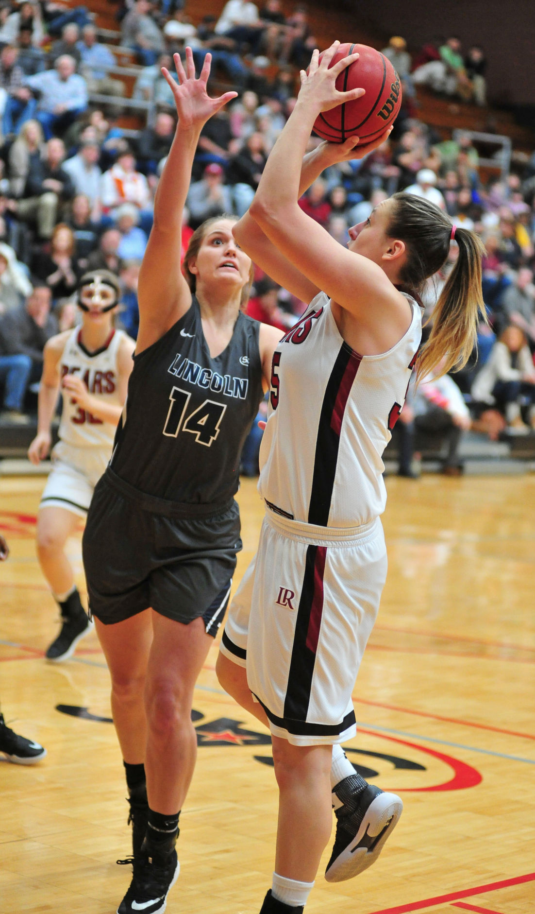 Lenoir Rhyne Women S Hoops Win Slugfest Over Lincoln Memorial On