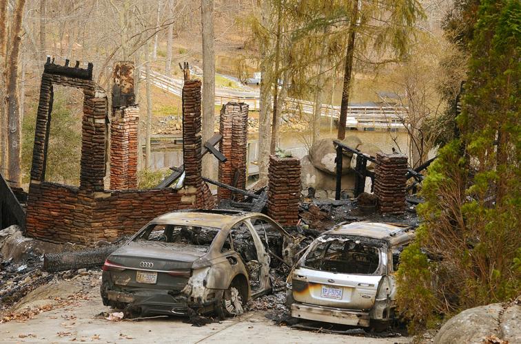 Home on Lake Norman destroyed by fire