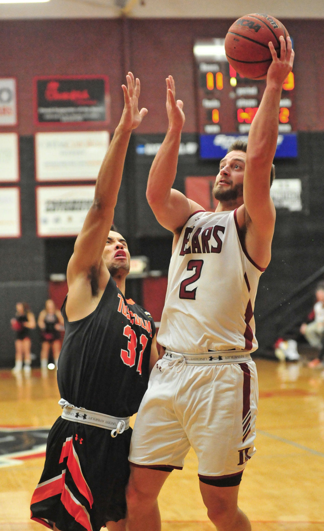 College Hoops Bears Rally From 10 Point Deficit To Beat Tusculum
