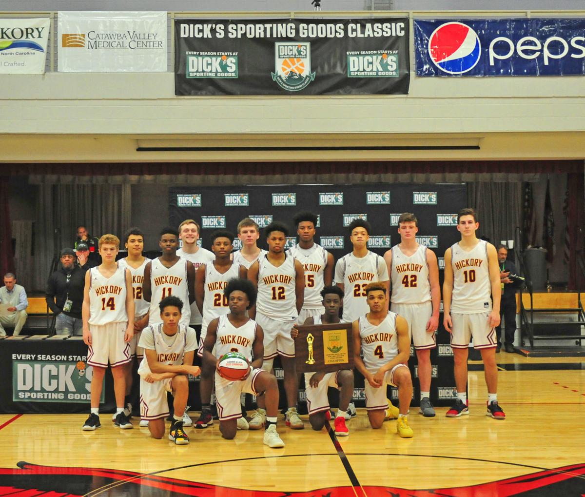 Hickory defense shines to win 4th straight boys' Classic crown Hdr