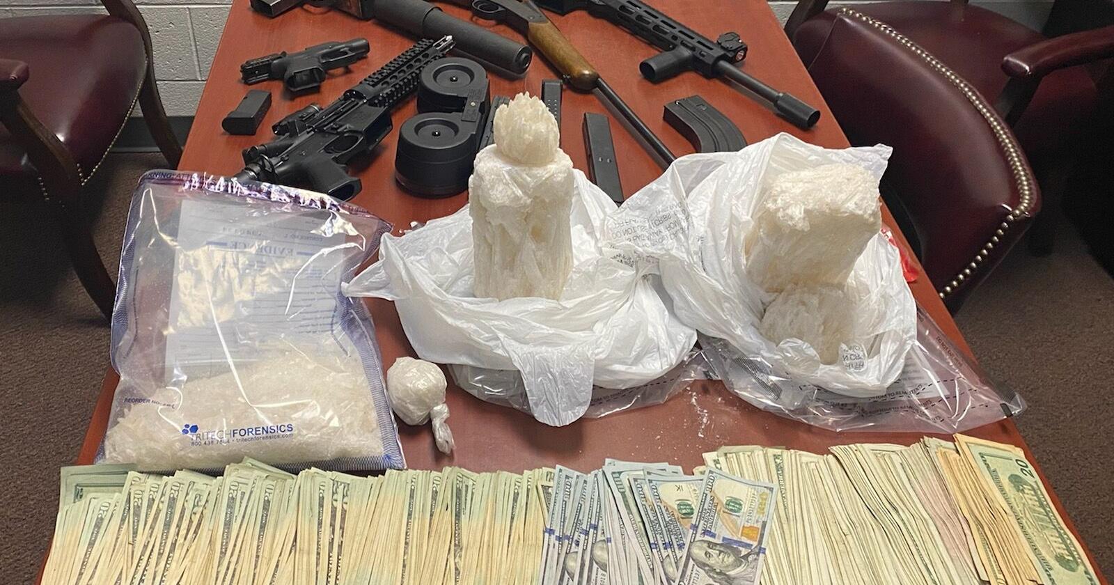 3 men arrested, 3,441 grams of meth seized from car, home - Vimarsana News
