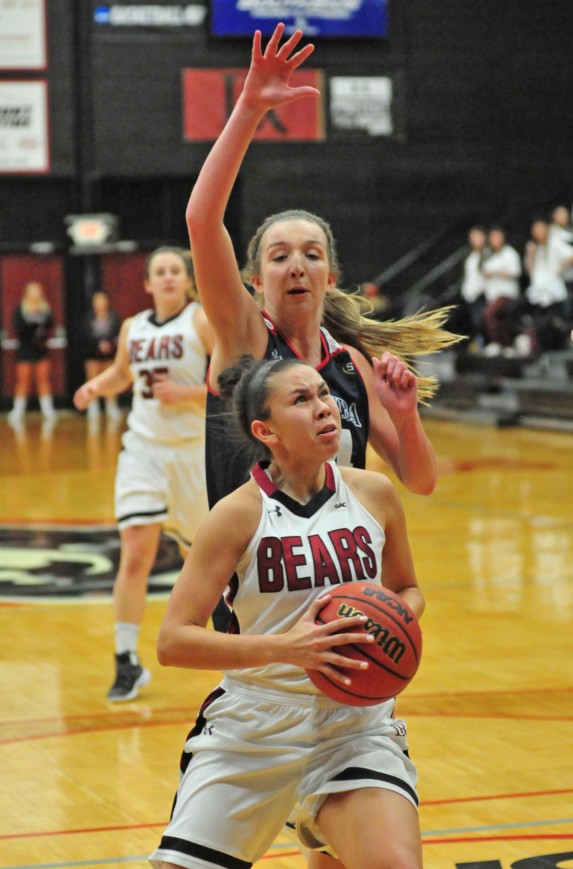Lenoir Rhyne Women S Hoops Fall To Catawba Despite Toineeta S 25