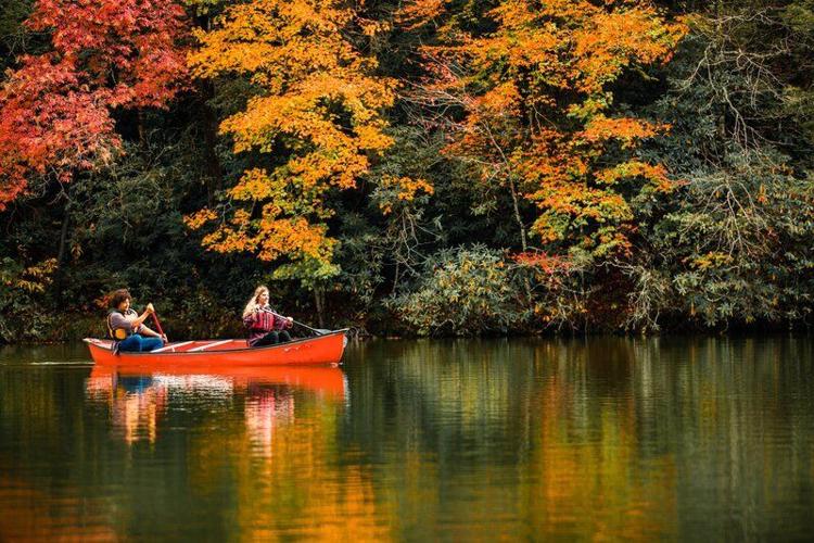 Top Adventures to See Fall Color in the Blue Ridge Mountains