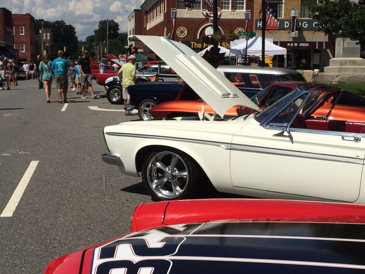 GALLERY Soldiers Reunion hosts Newton car show News