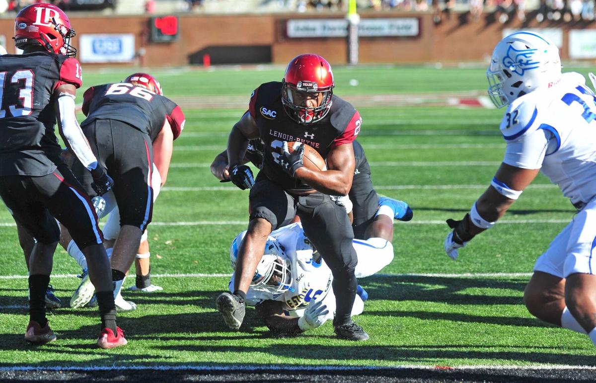LENOIRRHYNE ROUNDUP Football dominates Wingate in SAC showdown