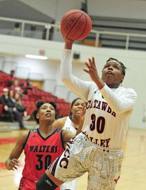Local Roundup Wall S Career Night Leads Cvcc Women S Hoops To