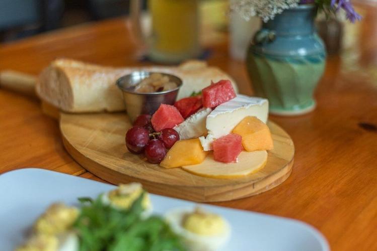 Gastronomic Bliss: Fresh Farm-to-Table Finds in the Blue Ridge
