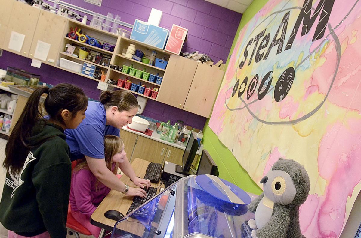 North Carolina bill proposes old program to recruit new teachers Latest Headlines