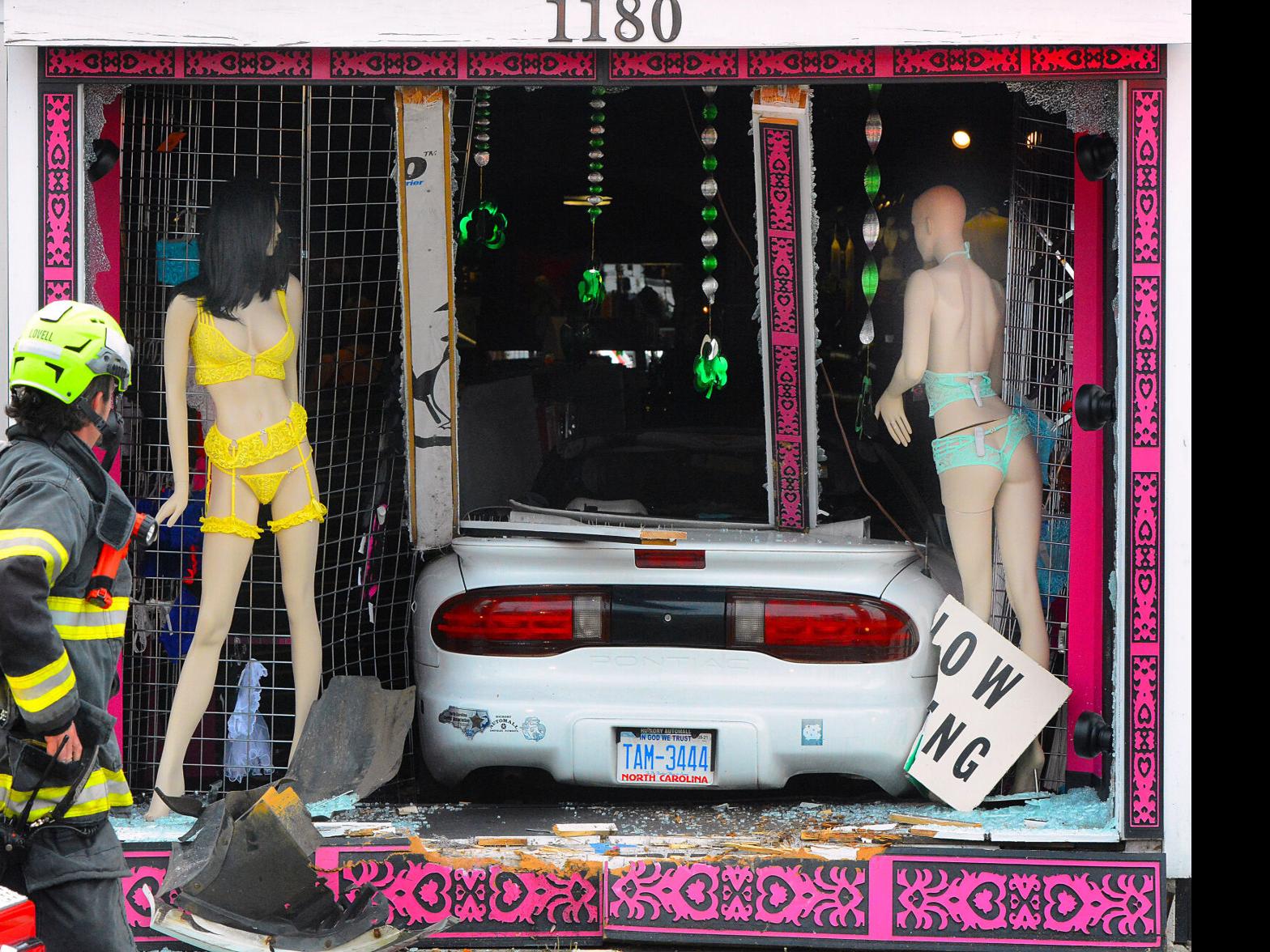 Watch Now Crashed Car Pulled From Night Secrets Adult Store In Hickory Local News Hickoryrecord Com