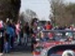 Thousands Gather In The Middle Of Nowhere For Cat Square Christmas Parade Flair Hickoryrecord Com