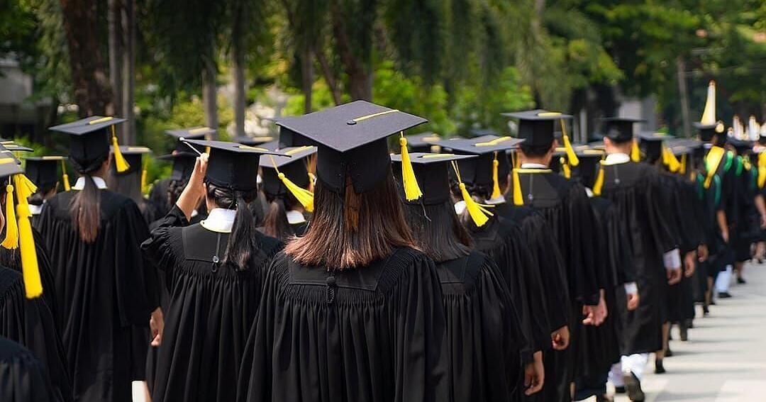 Student loan debt report: Signs of strain heading into 2027, according to new Credit Karma data Amy Kalin for Intuit Credit Karma Oct 29, 2026 Oct 29, 2026 Updated 14 mins ago