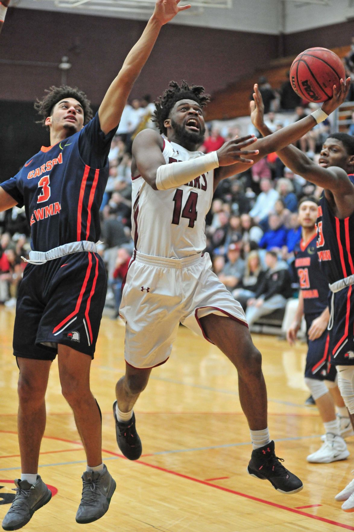 Down As Many As 19 Lenoir Rhyne Men S Hoops Rallies Past Carson