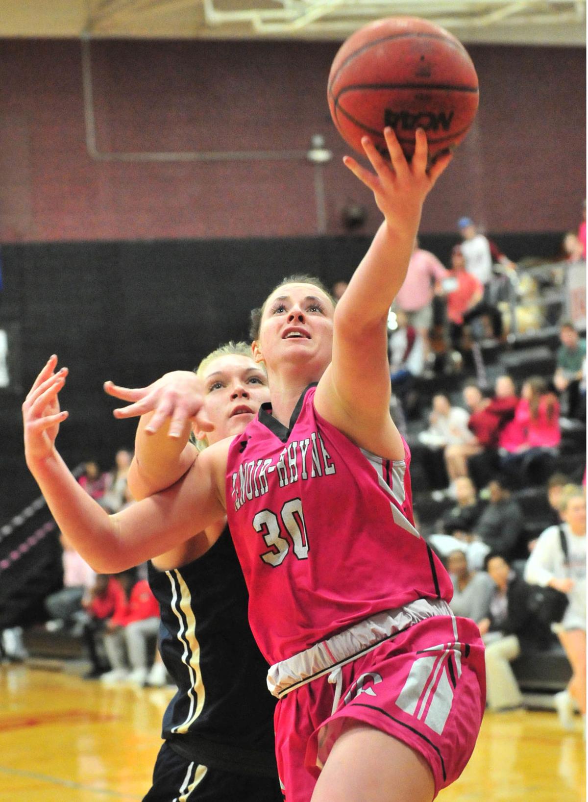 College Hoops Lenoir Rhyne Falls To Wingate 55 43 Despite