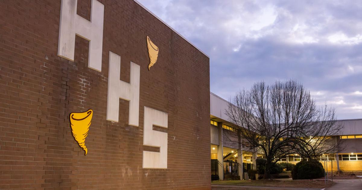 Hickory High is No. 4 in Wells Fargo Cup standings for athletic excellence, North Lincoln is no. 1