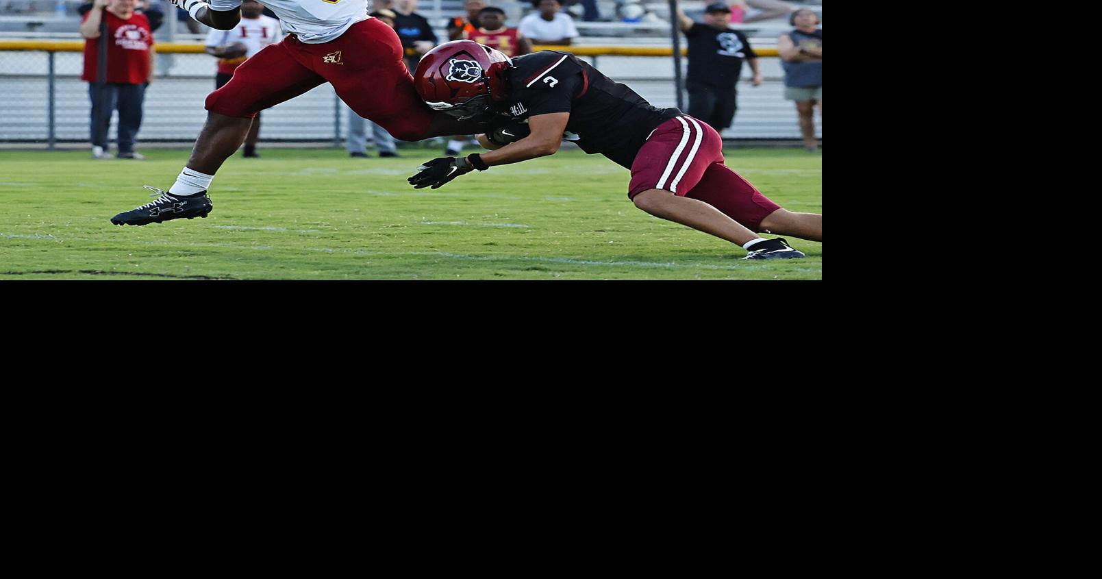 North Carolina high school football halftime updates, 5 things to know about Hickory's 27-7 lead