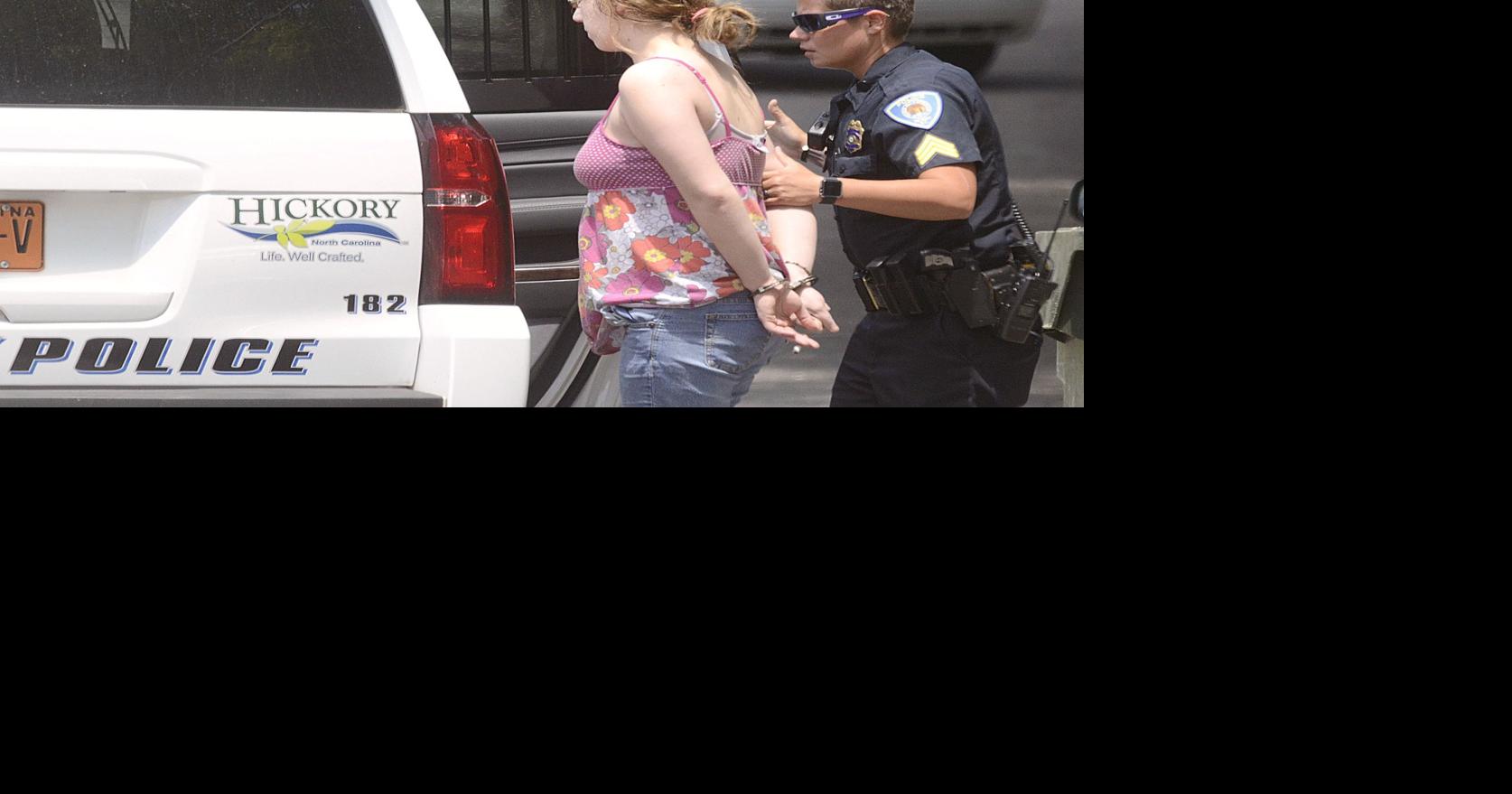 Traffic stop in Hickory leads to police standoff, 3 arrests