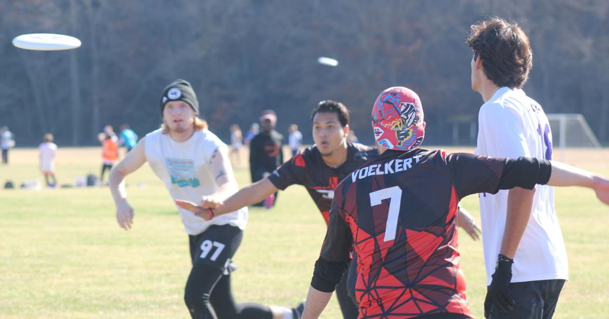 Frisbee Events Hickory hosts Ultimate Frisbee event; 10 teams from across region competed