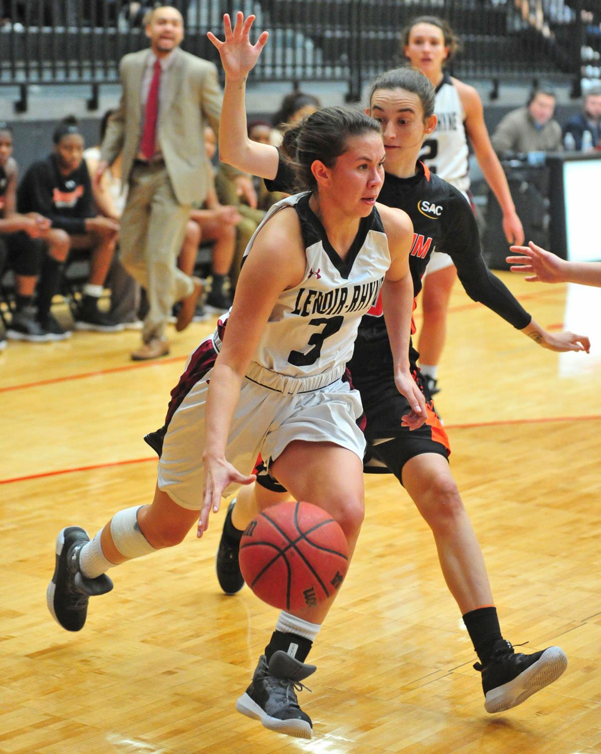 Lenoir-Rhyne women's hoops looks to speed up play heading into '18-19