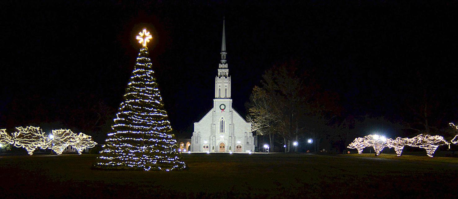 Christmas Cheer Take a look at 10 photos of festive decorations