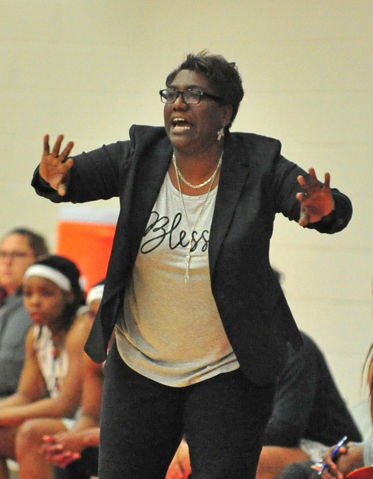 Cvcc S Women S Basketball Coach England Set To Overtake Mentor For Program Coaching Wins Mark Latest Headlines Hickoryrecord Com