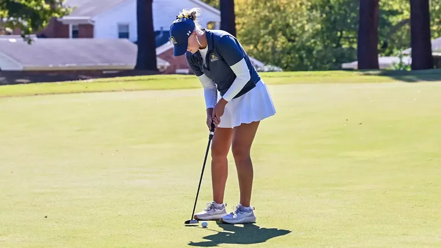 Pair of Freshmen Lead Women’s Golf Up Golfweek Caledonia Standings