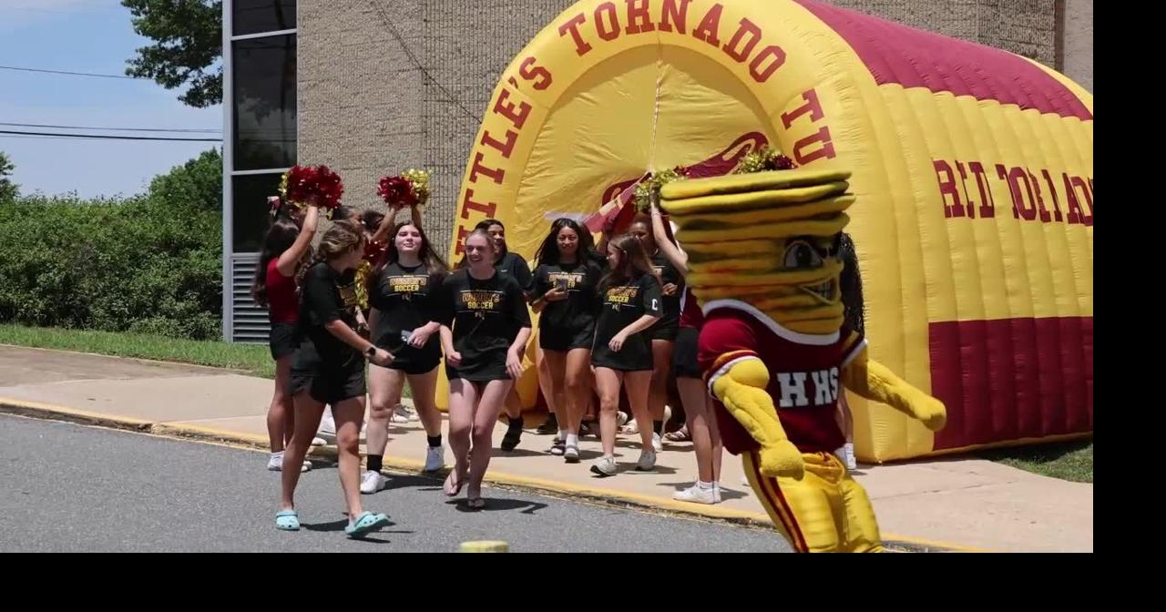 Watch fans cheer for Hickory High School girls' soccer team on way to state championship