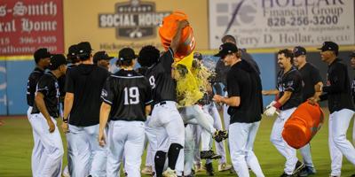 'Dads Rally for 8-7 Walk-Off Win