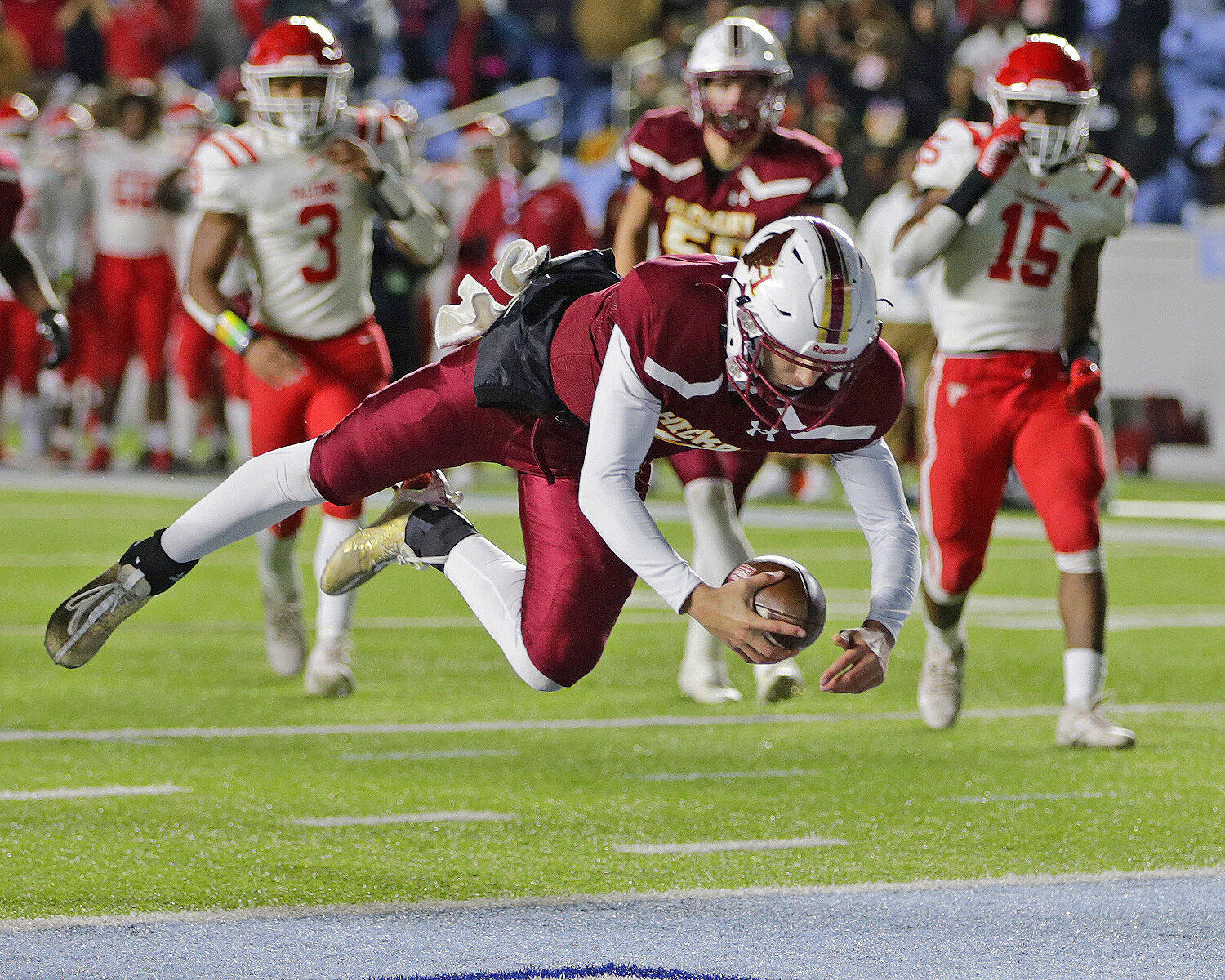 Hickory Red Tornadoes Win First Football State Championship in 27 Years