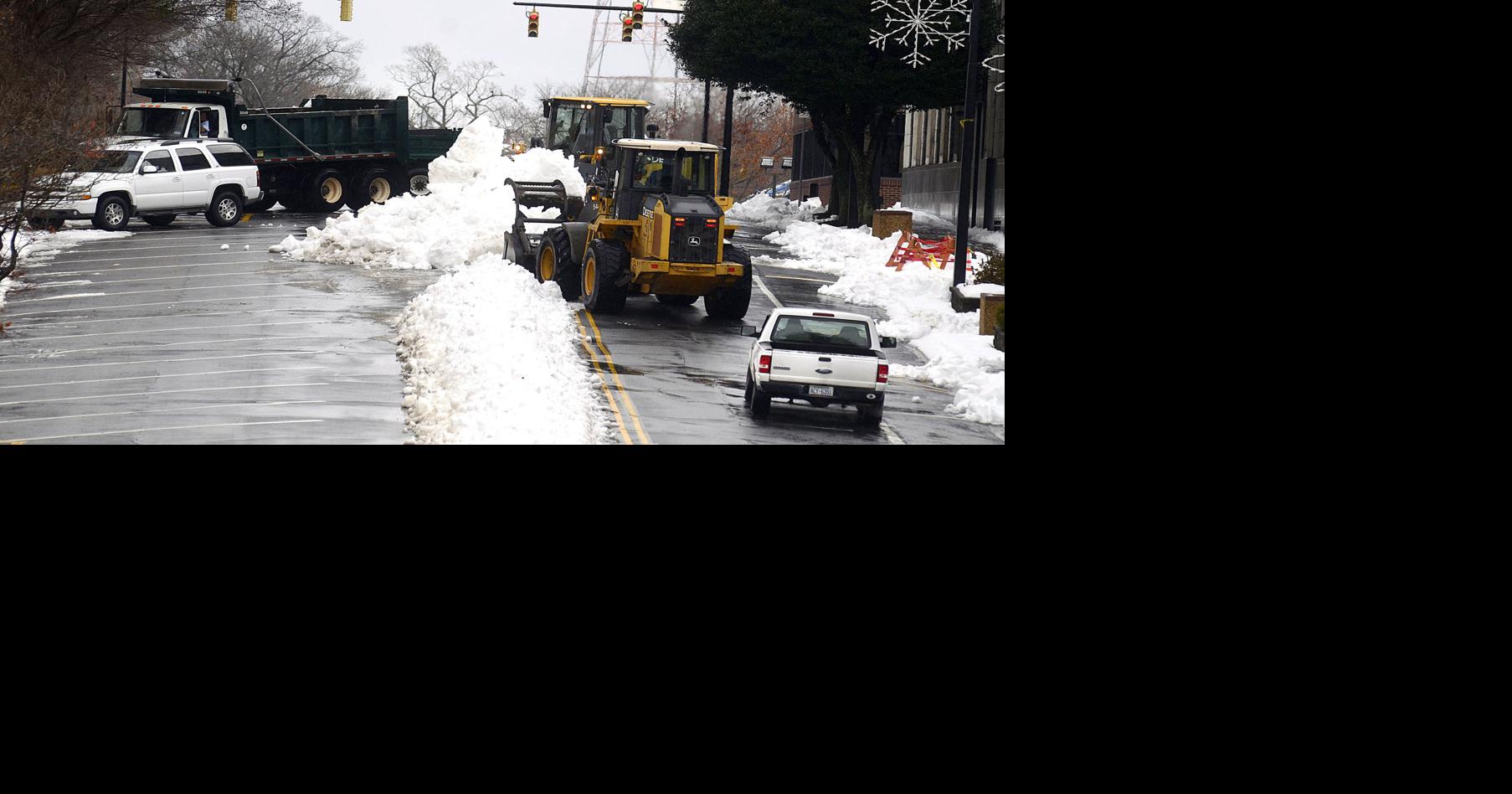 City crews clearing roads; two accidents reported in Hickory