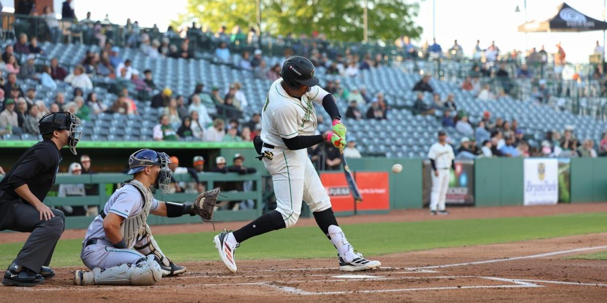 Grasshoppers' 18-Hit Effort Leads to 14-4 Victory