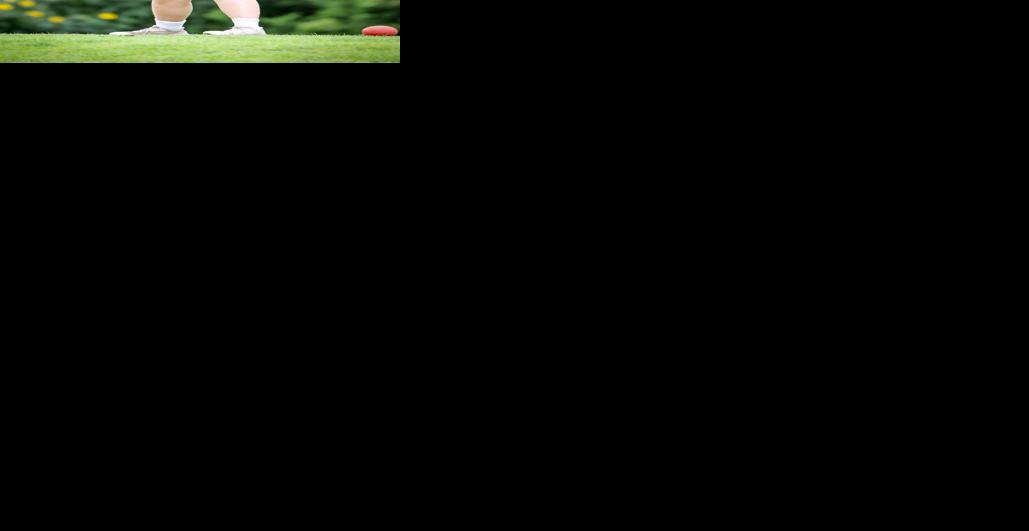 Siri Williams golfs in 2024