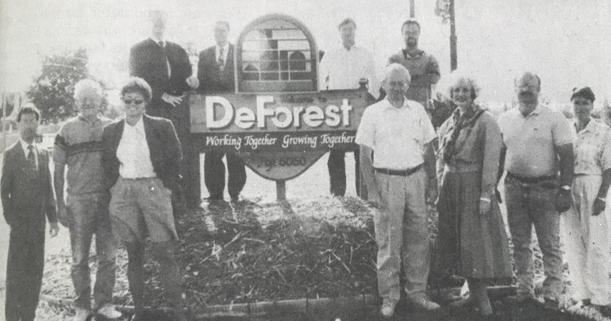 1992 New Signs Welcoming Visitors To DeForest Community Hngnews 1992-new-signs-welcoming-visitors-to-deforest-community-hngnews