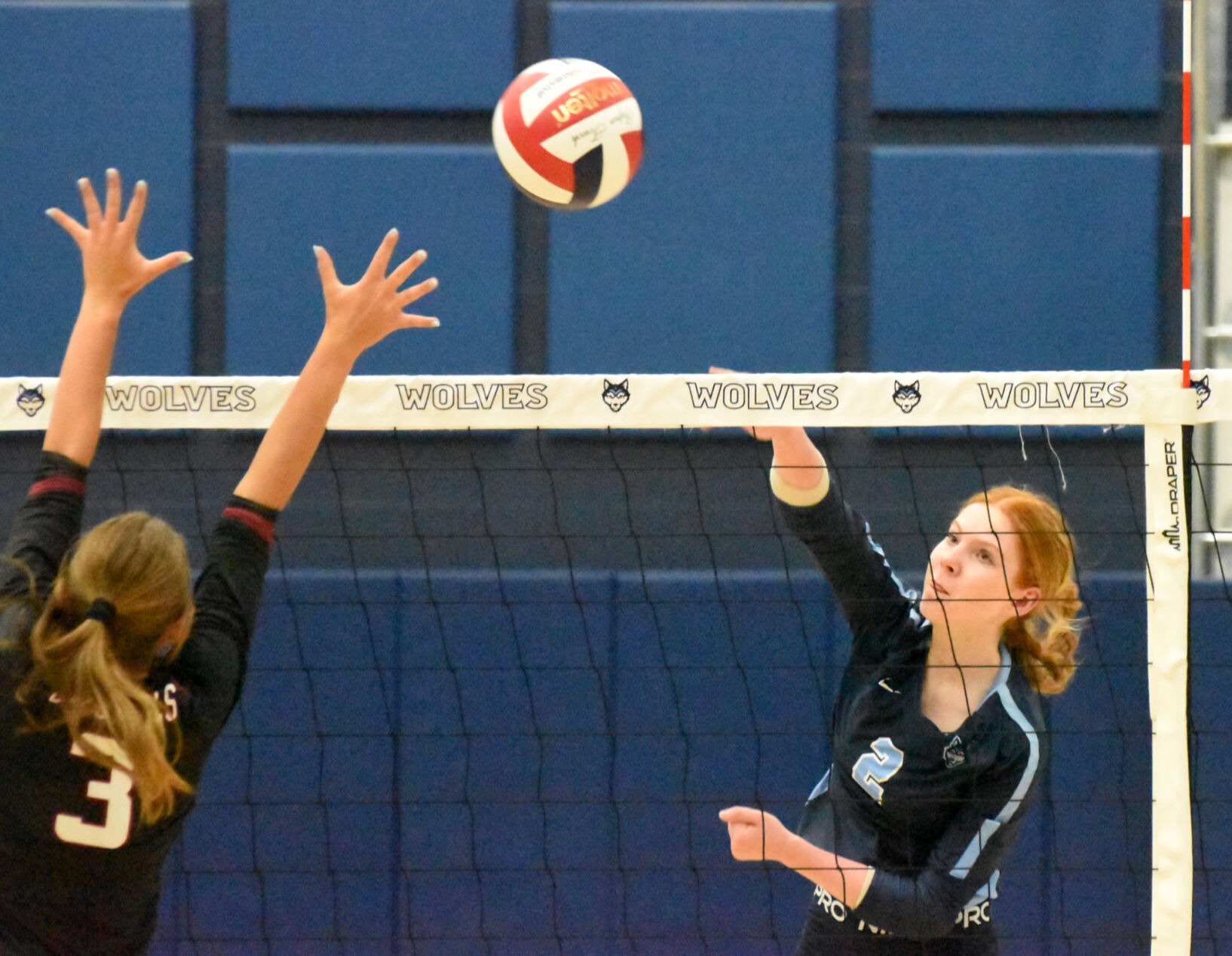 Wolves topple defending conference champ Middleton in four sets