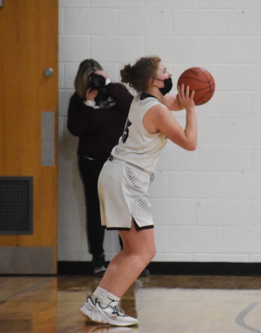 Deerfield girls basketball brings back four all-conference players for