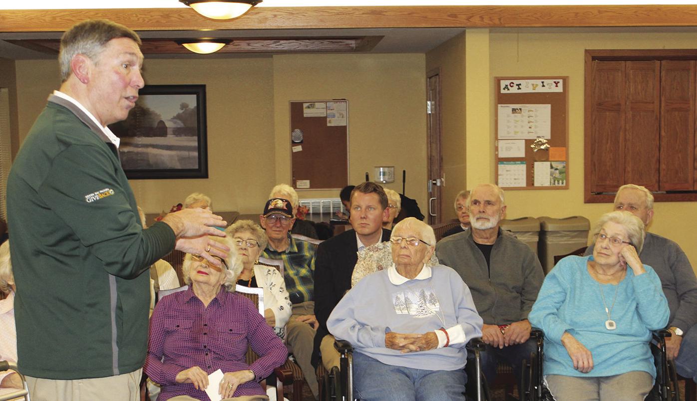 Former Badgers Packers Qb Talks Sports Life Lessons Monona Cottage Grove Herald Independent Hngnews Com