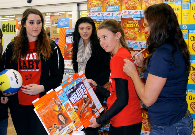 Misty MayTreanor visits Sun Prairie Woodman's Sun Prairie Star