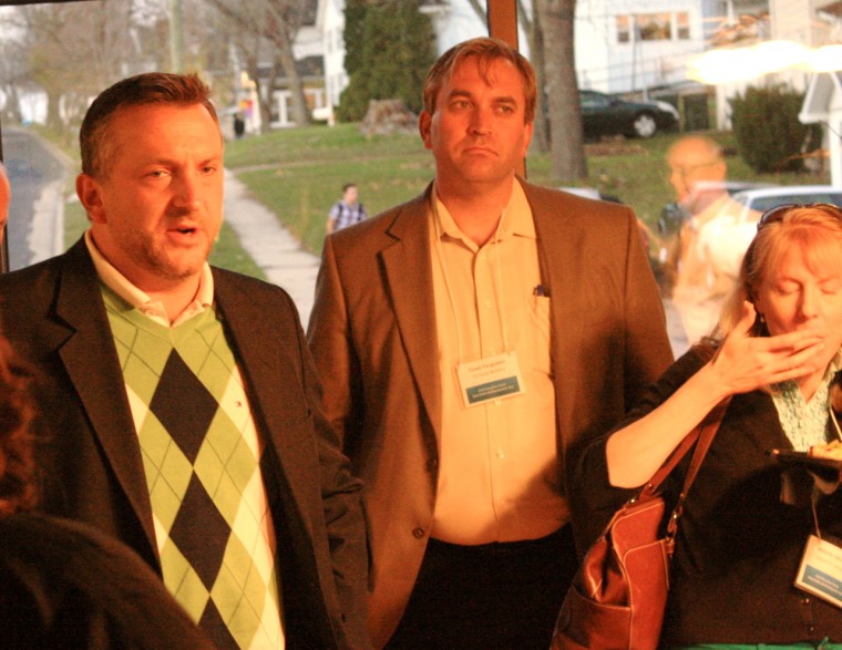 Tom Anderson speaks at Real Estate Tour
